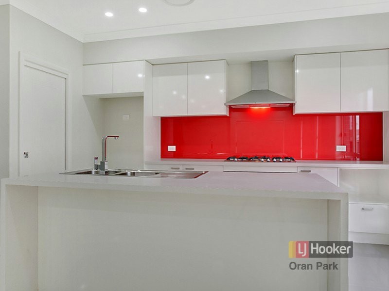 10 Cray Street, Oran Park NSW 2570