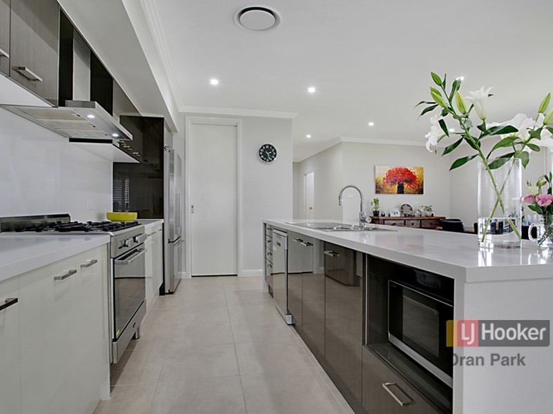 9 Dowson Street, Oran Park NSW 2570