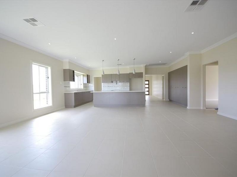 2 Skelton street, Oran Park NSW 2570