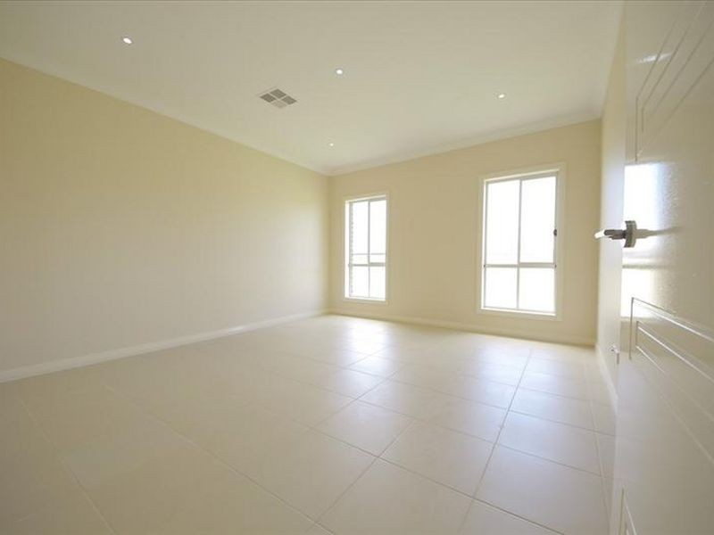 2 Skelton street, Oran Park NSW 2570