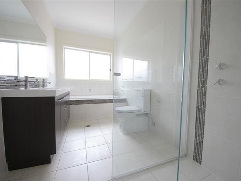 2 Skelton street, Oran Park NSW 2570