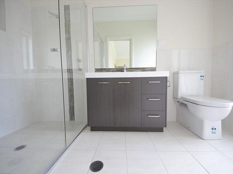 2 Skelton street, Oran Park NSW 2570