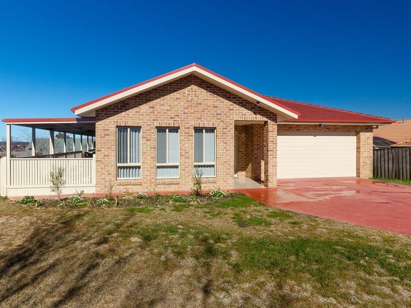 13 Lavis Road, Bowral NSW 2576