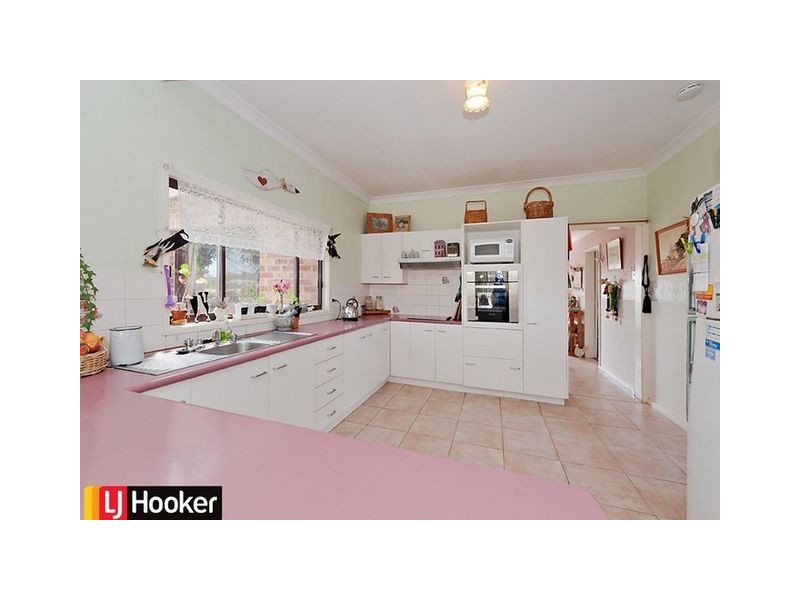 8 Patrick Place, Marulan NSW 2579