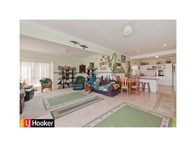 8 Patrick Place, Marulan NSW 2579