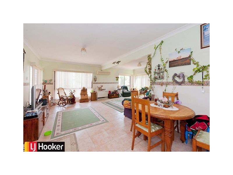 8 Patrick Place, Marulan NSW 2579