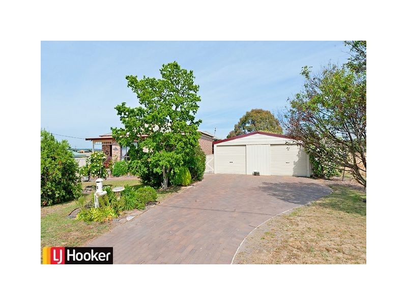 8 Patrick Place, Marulan NSW 2579