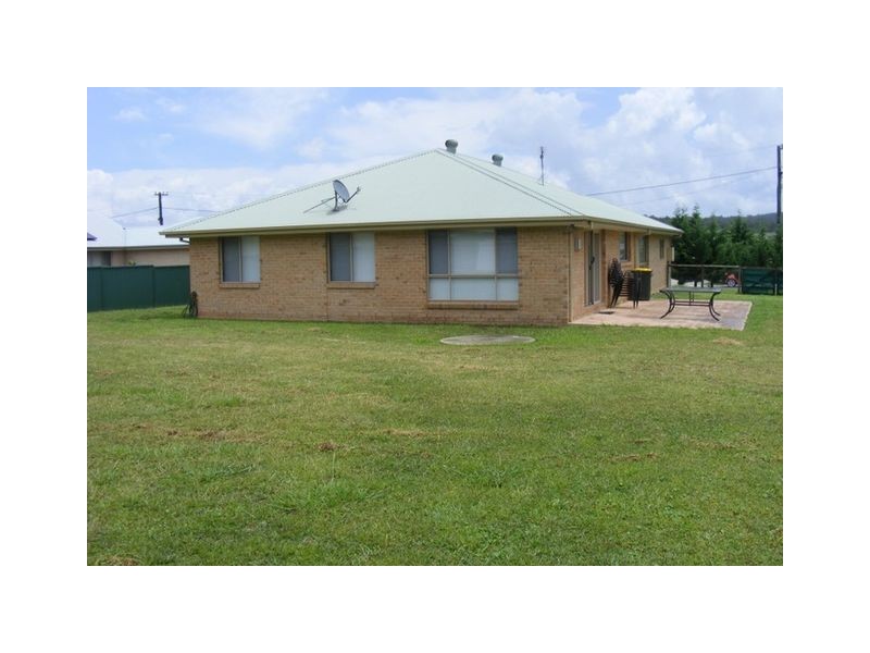 5 Patrick Place, Marulan NSW 2579