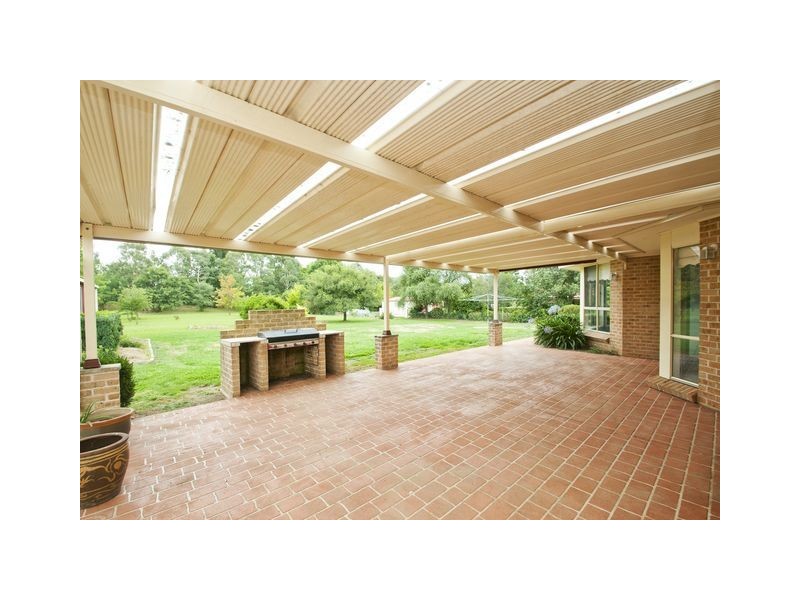 21 Highland Drive, Bowral NSW 2576