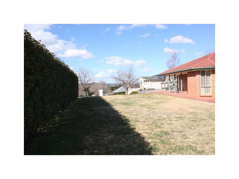 10 Dundee Place, Bowral NSW 2576