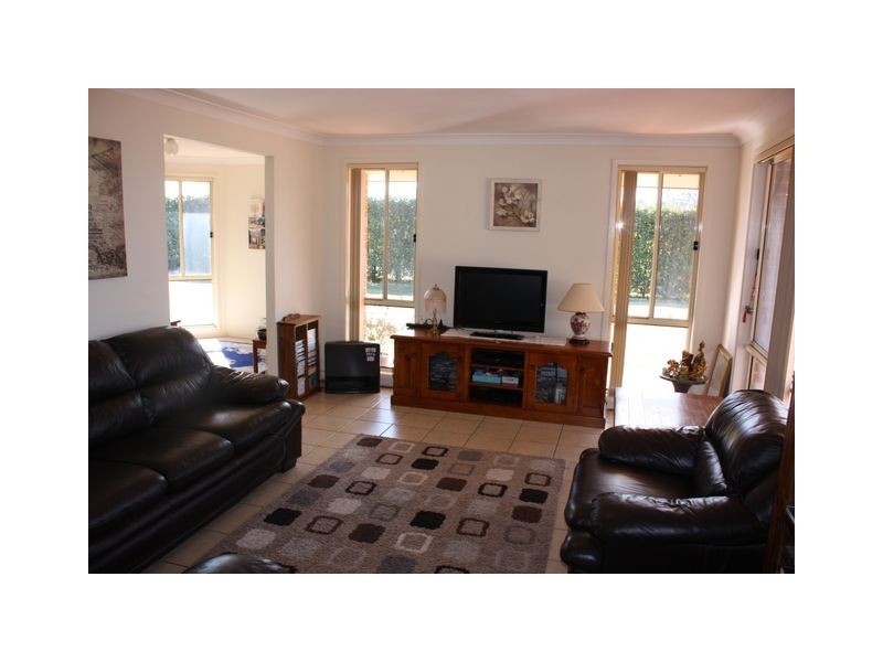 10 Dundee Place, Bowral NSW 2576