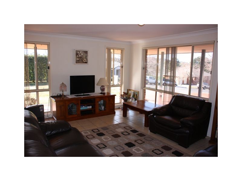 10 Dundee Place, Bowral NSW 2576