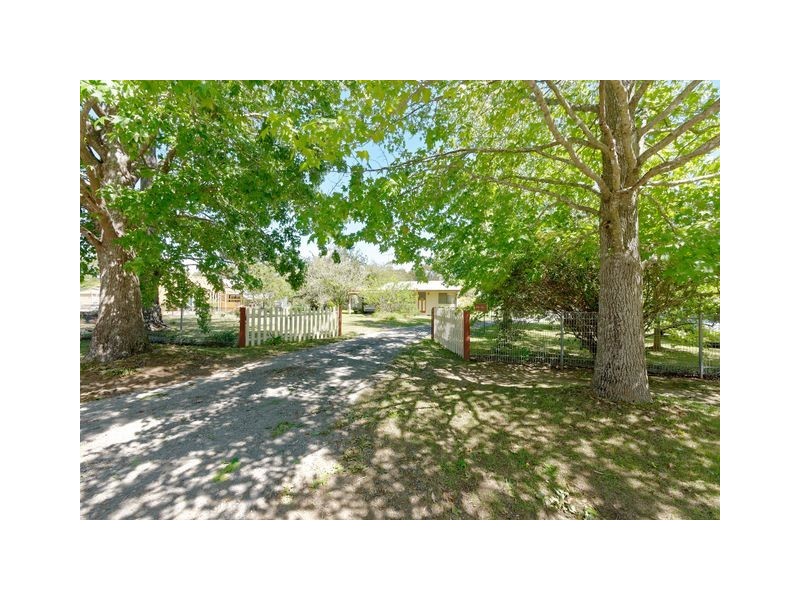 49-51 Wattle Street, Colo Vale NSW 2575