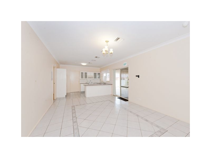 10 Brendas Drive, Goulburn NSW 2580