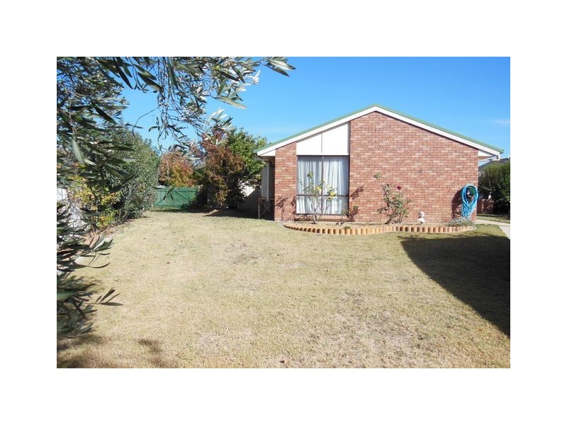 9 Constantina Circuit, Goulburn NSW 2580
