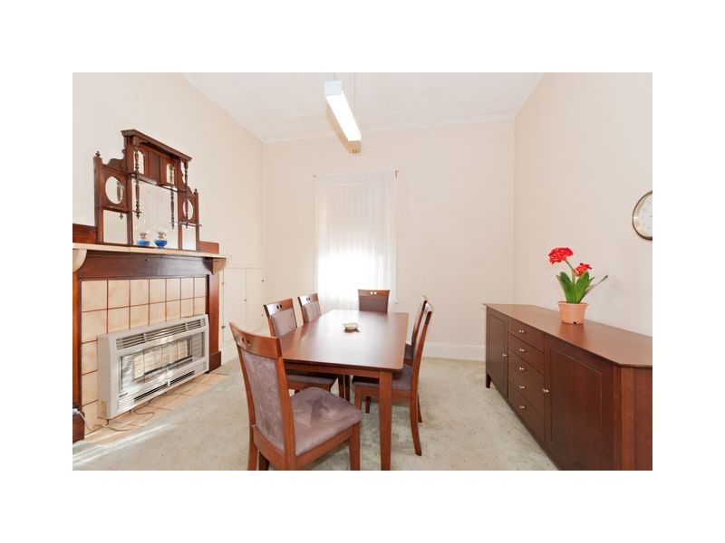 8 Cooma Avenue, Goulburn NSW 2580