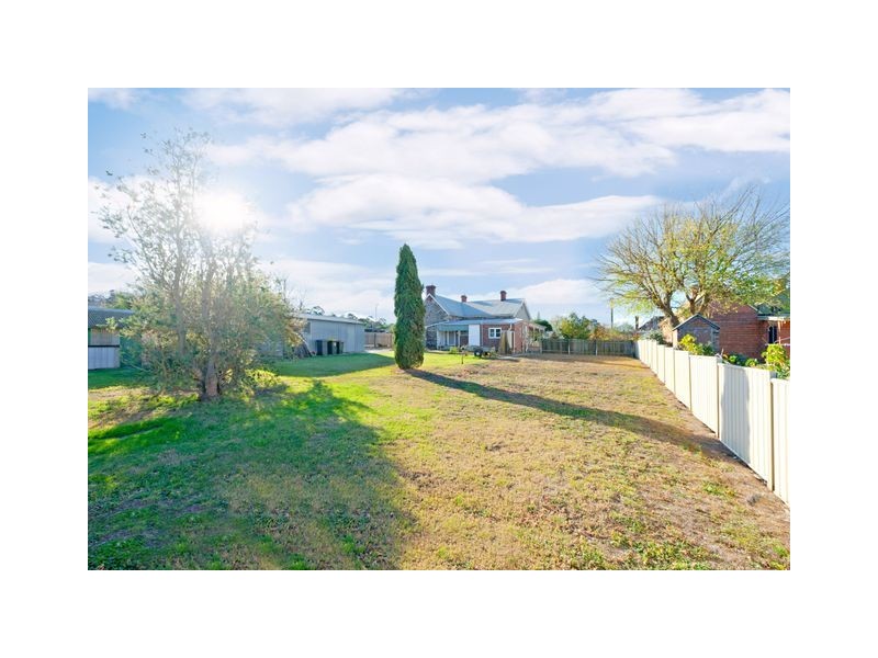 8 Cooma Avenue, Goulburn NSW 2580
