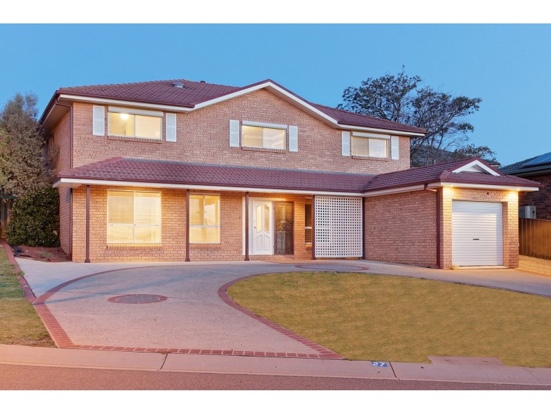 27 Amaroo Place, Goulburn NSW 2580