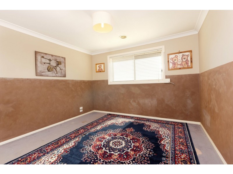 27 Amaroo Place, Goulburn NSW 2580