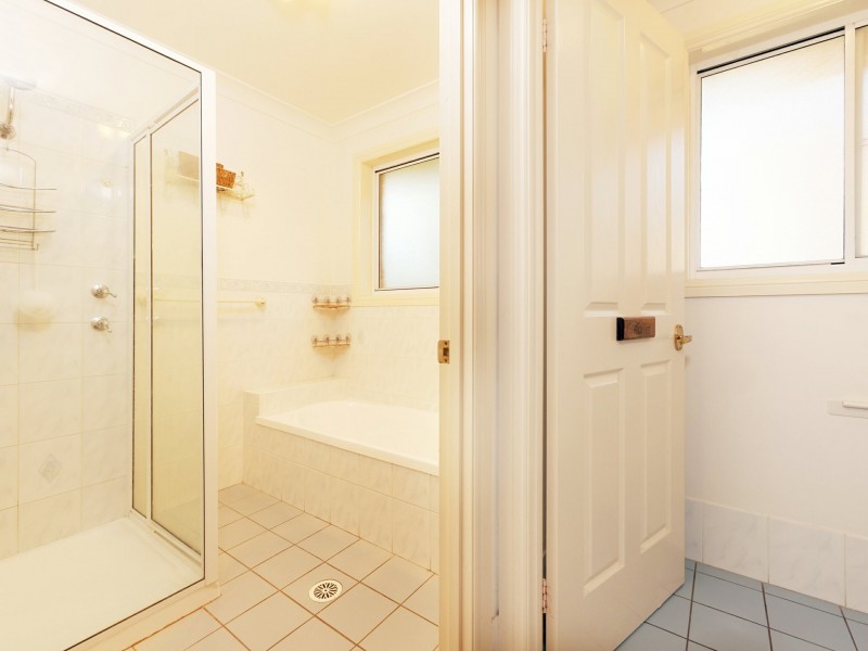 27 Amaroo Place, Goulburn NSW 2580