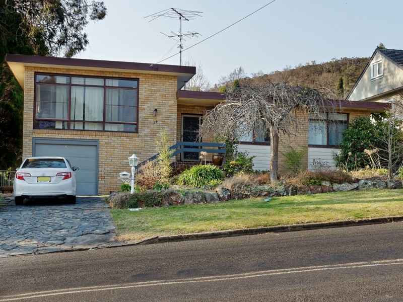 14 Oxley Drive, Bowral NSW 2576