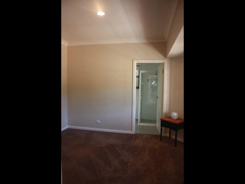 9a Greyleaves Avnue, Burradoo NSW 2576