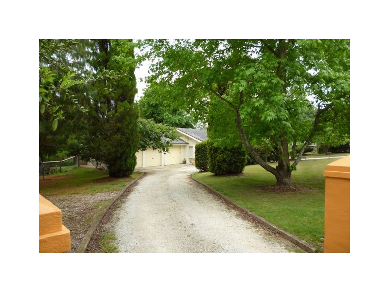 20 Merilbah Road, Bowral NSW 2576
