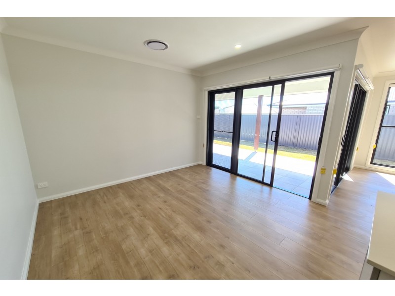 8 Murphy Street, Thrumster NSW 2444