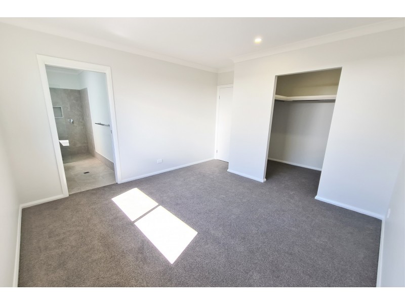 8 Murphy Street, Thrumster NSW 2444