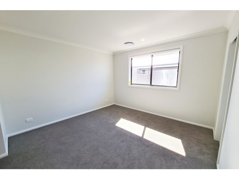 8 Murphy Street, Thrumster NSW 2444