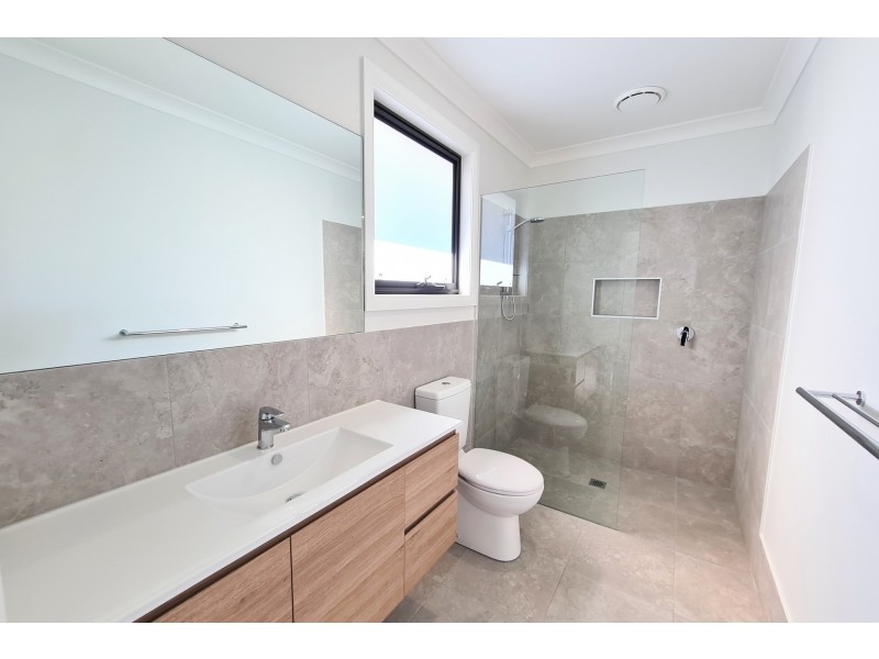 8 Murphy Street, Thrumster NSW 2444