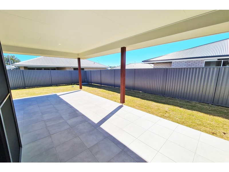 8 Murphy Street, Thrumster NSW 2444