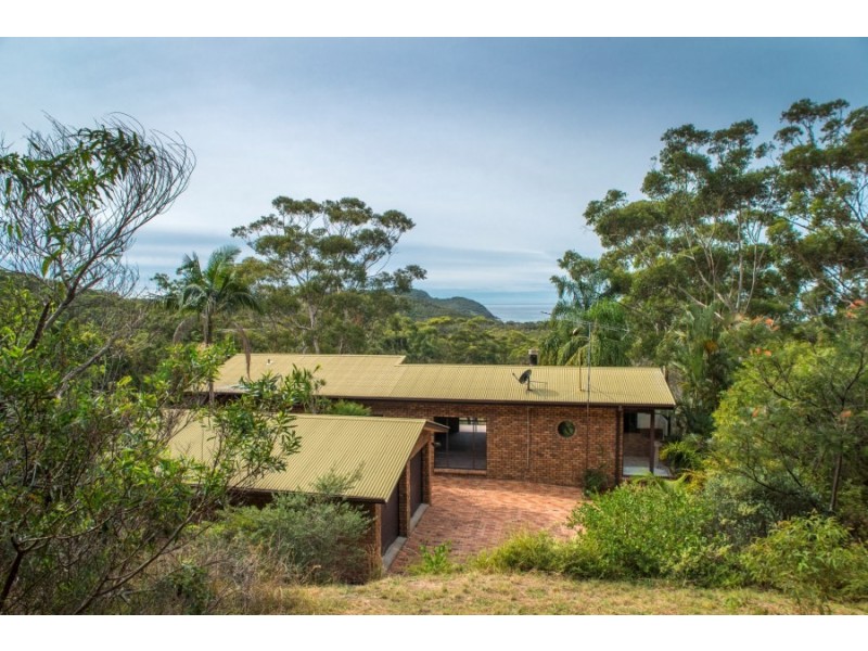 172 Point Plomer Road, Crescent Head NSW 2440
