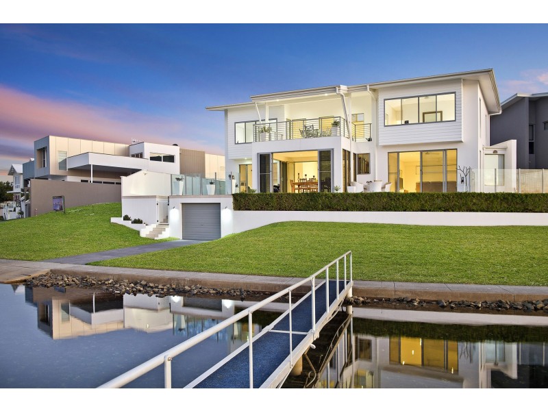 12 The Peninsula, Port Macquarie NSW 2444