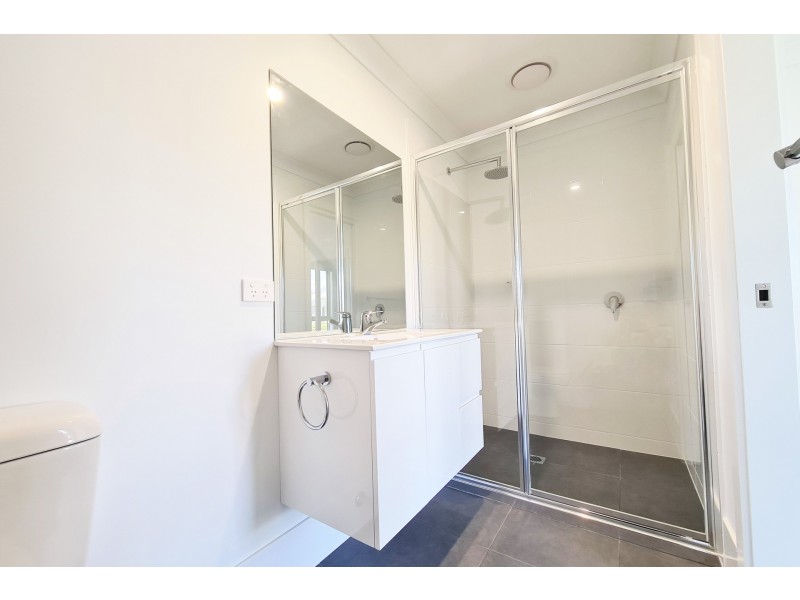2 Wells Avenue, Thrumster NSW 2444