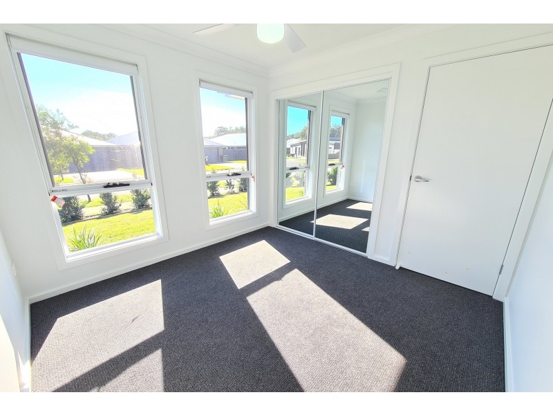 2 Wells Avenue, Thrumster NSW 2444