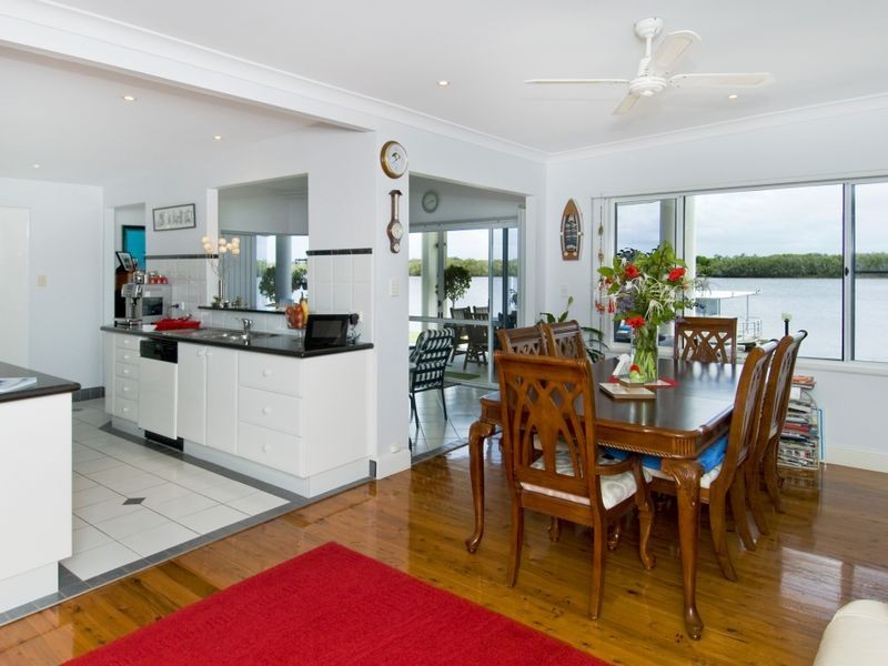 19 Riverside Drive, Port Macquarie NSW 2444