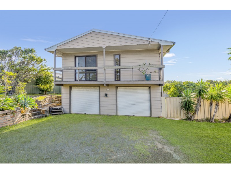 1571 Ocean Drive, Lake Cathie NSW 2445