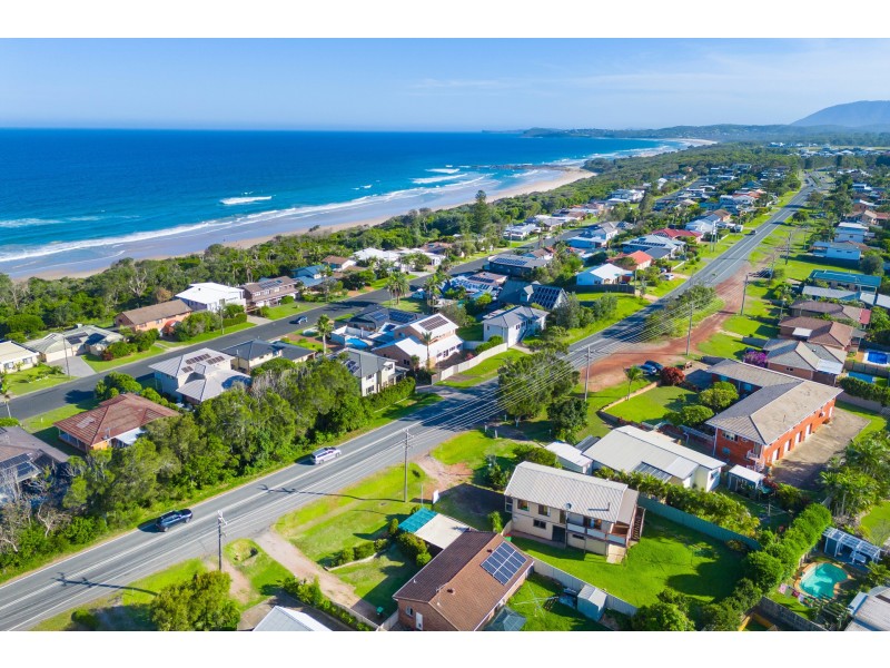 1571 Ocean Drive, Lake Cathie NSW 2445