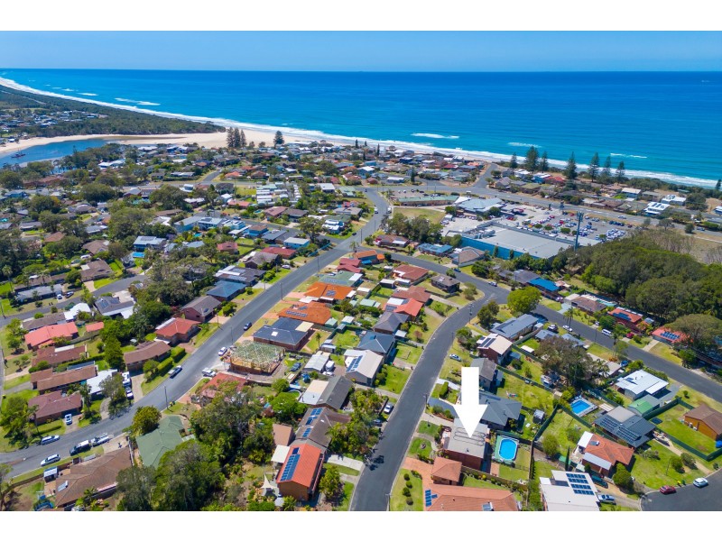 8 Cathie Circuit, Lake Cathie NSW 2445