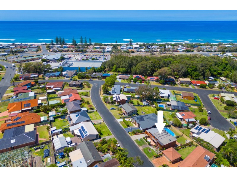 8 Cathie Circuit, Lake Cathie NSW 2445
