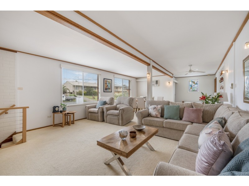 8 Cathie Circuit, Lake Cathie NSW 2445