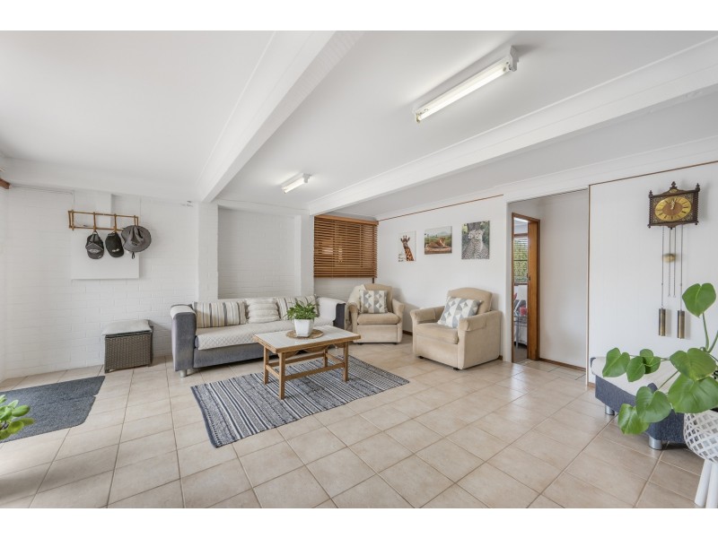 8 Cathie Circuit, Lake Cathie NSW 2445