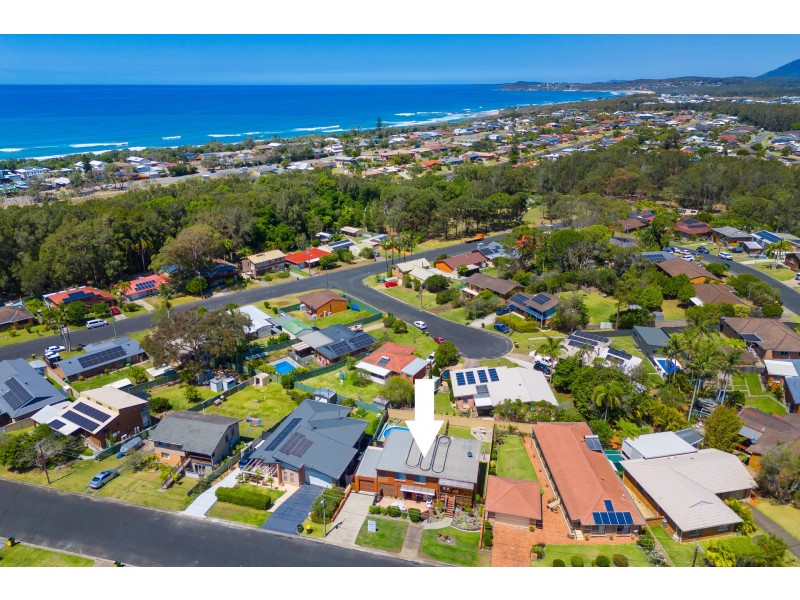 8 Cathie Circuit, Lake Cathie NSW 2445