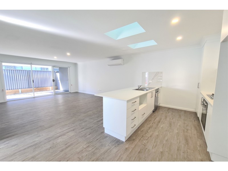 2 Wells Avenue, Thrumster NSW 2444
