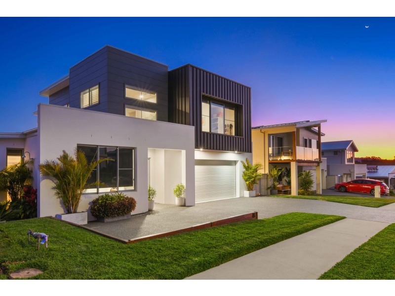 18 Waterside Way, Lake Cathie NSW 2445