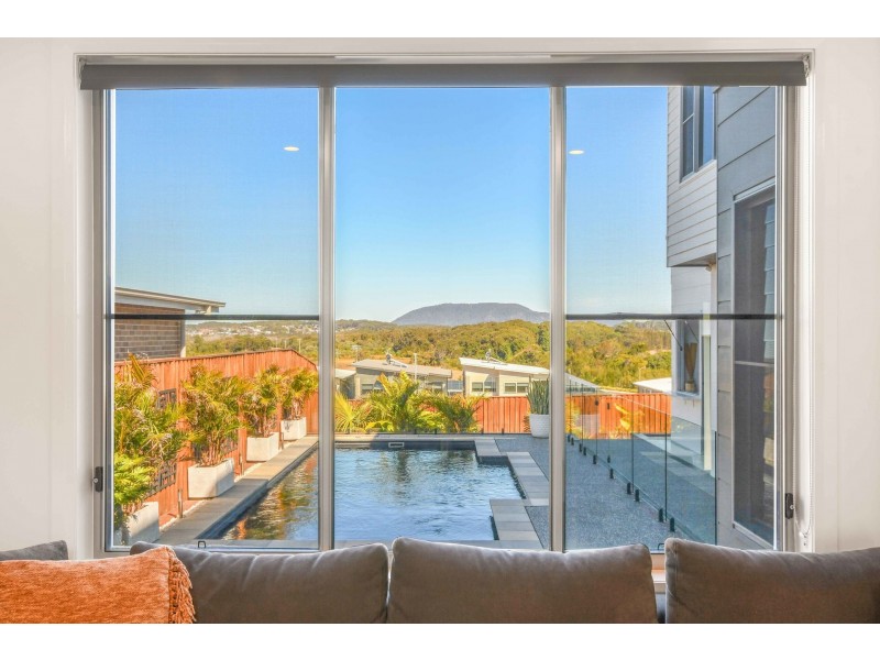 18 Waterside Way, Lake Cathie NSW 2445