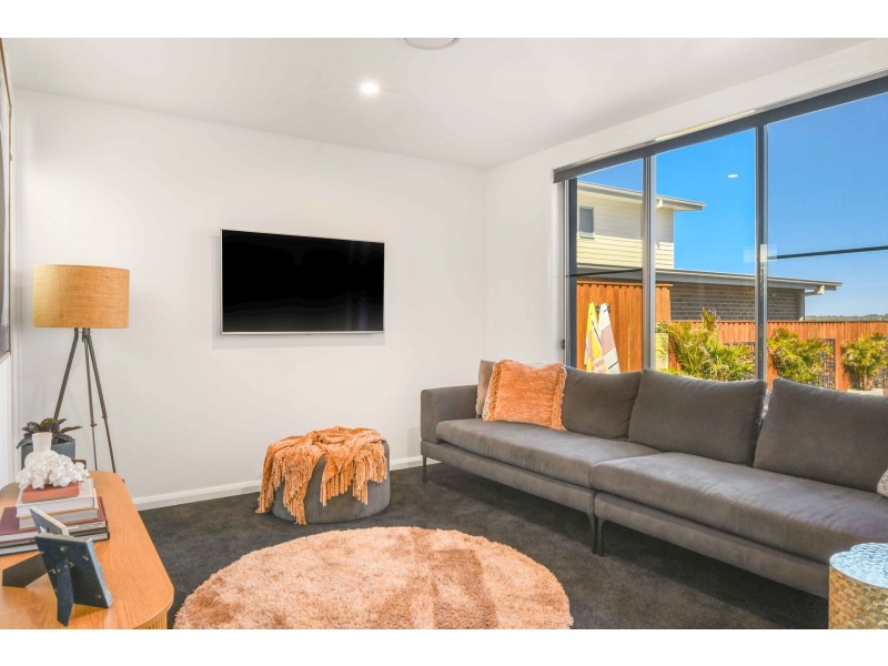 18 Waterside Way, Lake Cathie NSW 2445