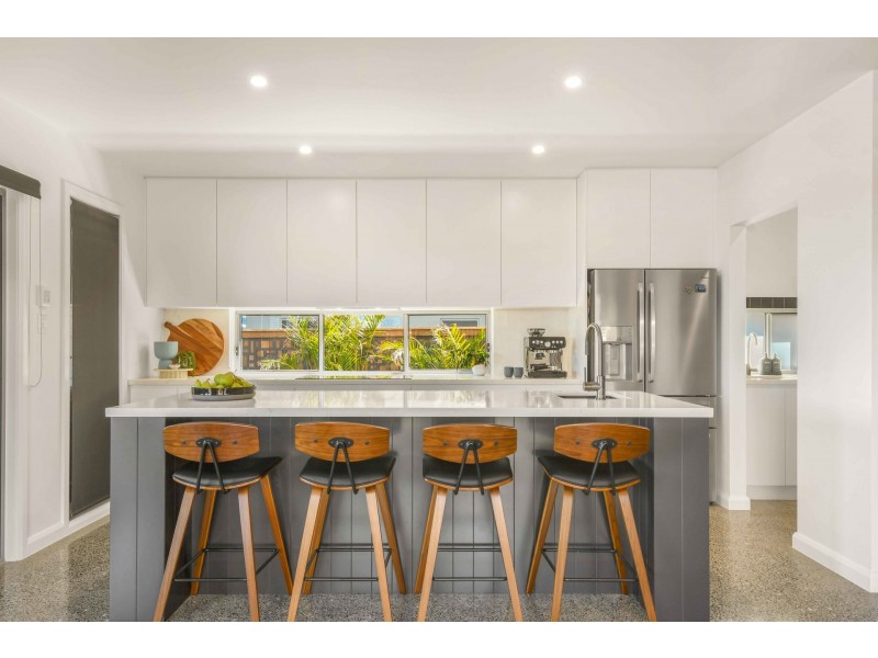 18 Waterside Way, Lake Cathie NSW 2445