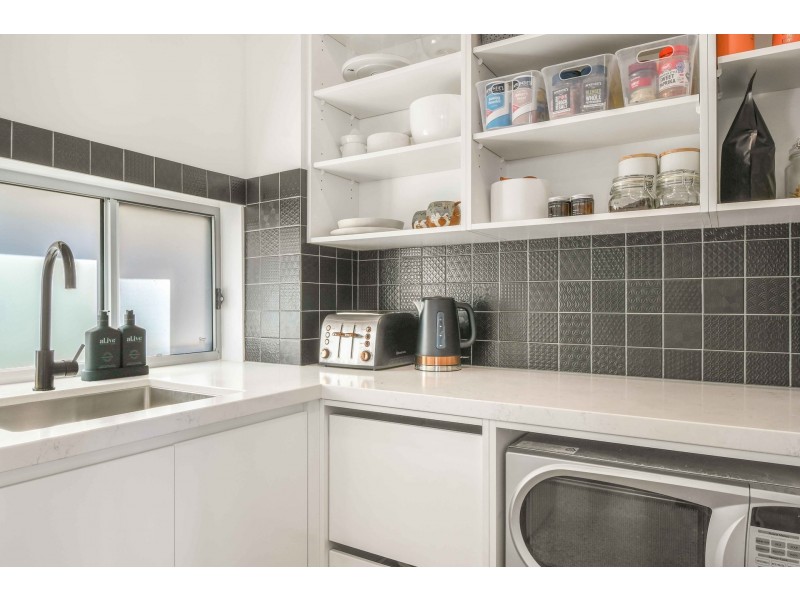 18 Waterside Way, Lake Cathie NSW 2445